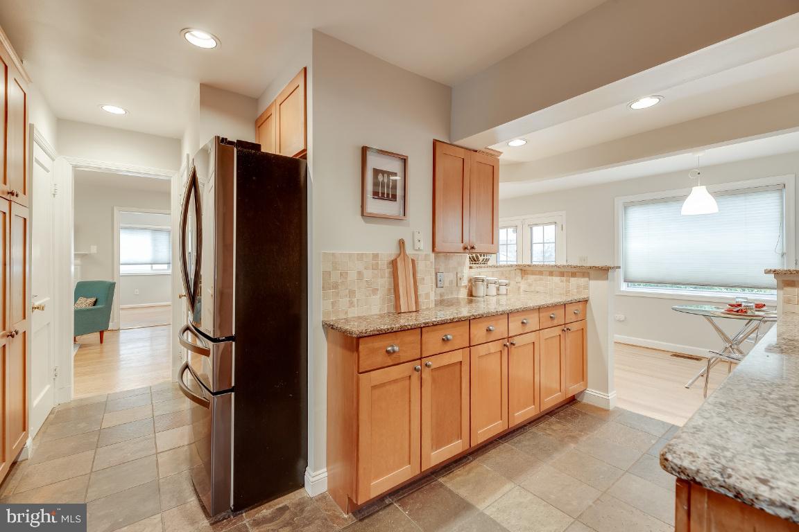 611 Forest Glen Road Silver Spring, MD 20901 - Photo 14 of 36 Kitchen with lots of cabinets and counter space