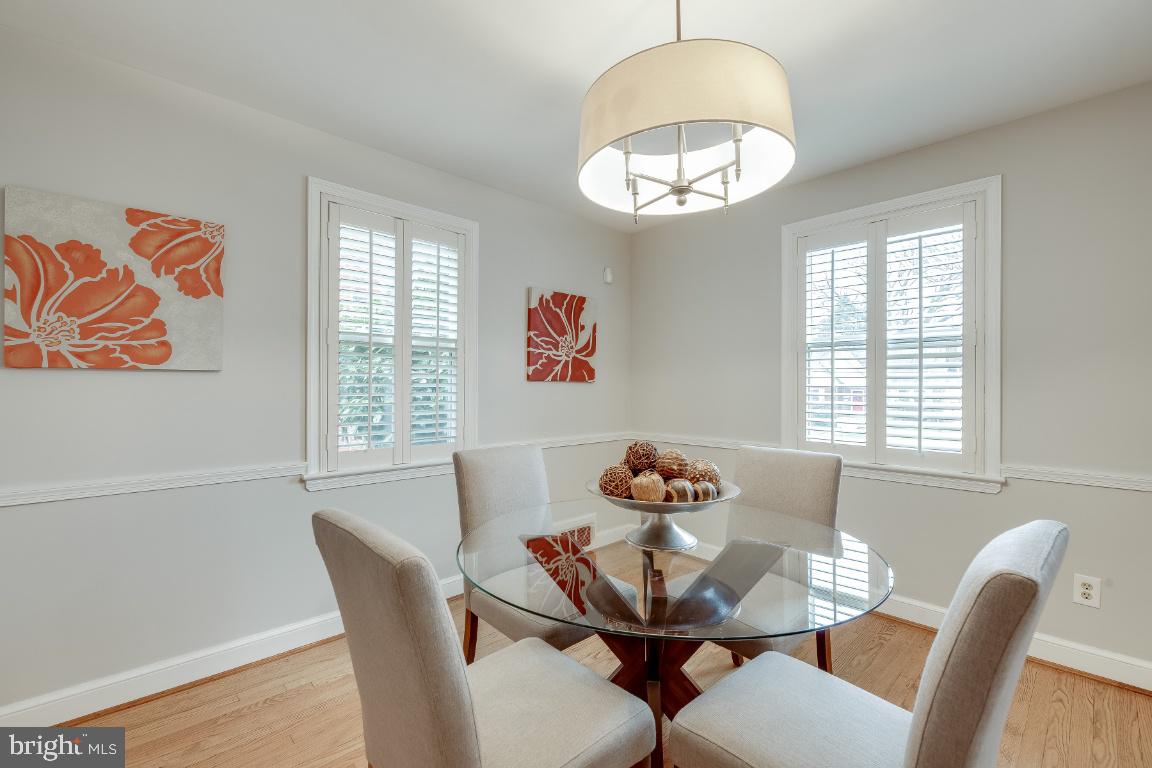 611 Forest Glen Road Silver Spring, MD 20901 - Photo 17 of 36 Formal dining room