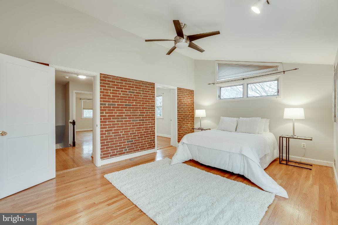 611 Forest Glen Road Silver Spring, MD 20901 - Photo 19 of 36 Primary bedroom