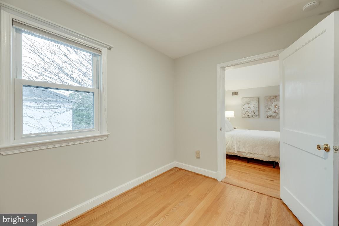 611 Forest Glen Road Silver Spring, MD 20901 - Photo 24 of 36 Bedroom two