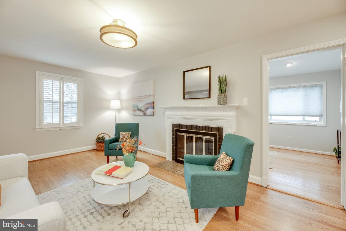 611 Forest Glen Road Silver Spring, MD 20901 - Photo 5 of 36 Spacious formal living room!