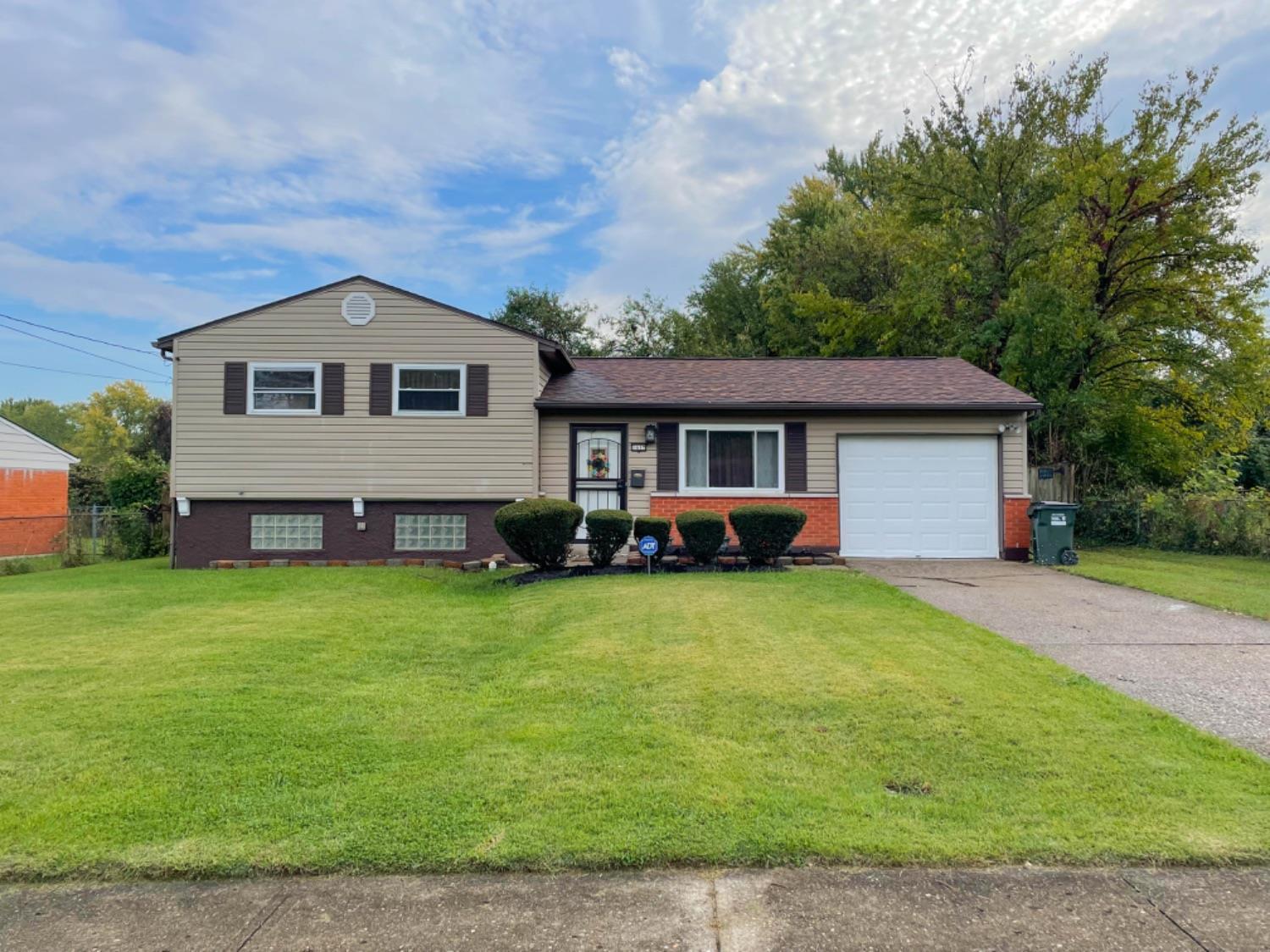 1417 Randomhill Road Cincinnati, OH 45231 - Photo 1 of 14 Gallery Image 1