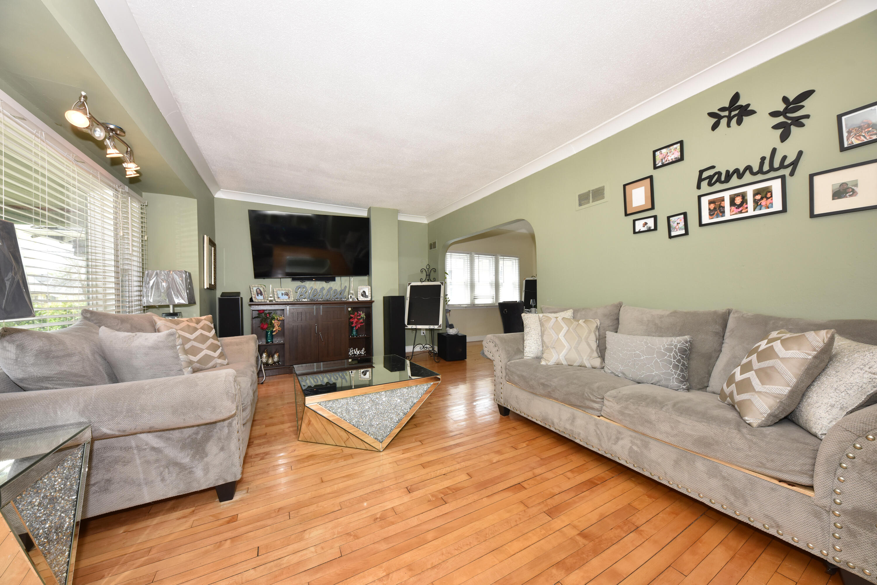 2809 North 38th Street Milwaukee, WI 53210 - Photo 4 of 16 EUP_0723