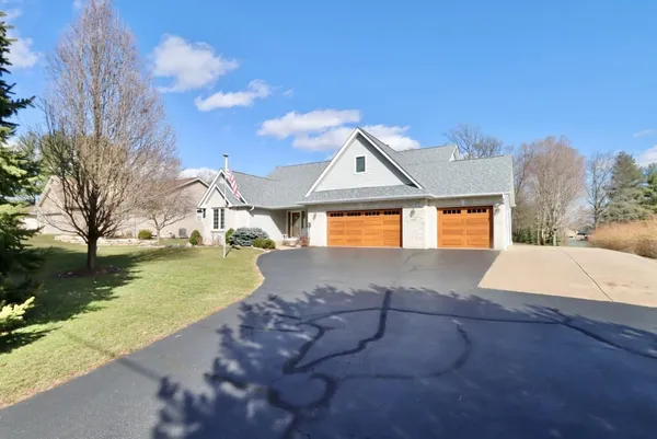 $525,000 | 10107 Atwood Road, Roscoe, IL 61073