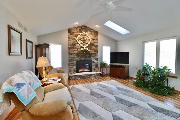 $525,000 | 10107 Atwood Road, Roscoe, IL 61073