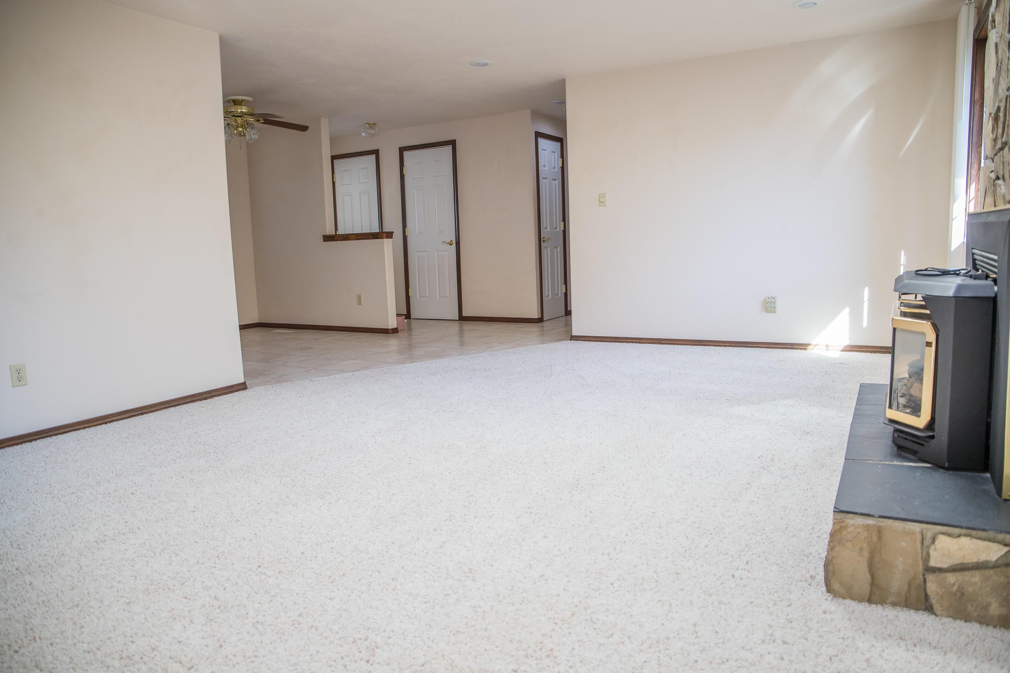 1992 Spring Street Medford, OR 97504 - Photo 7 of 37 Front entry into dining and living room