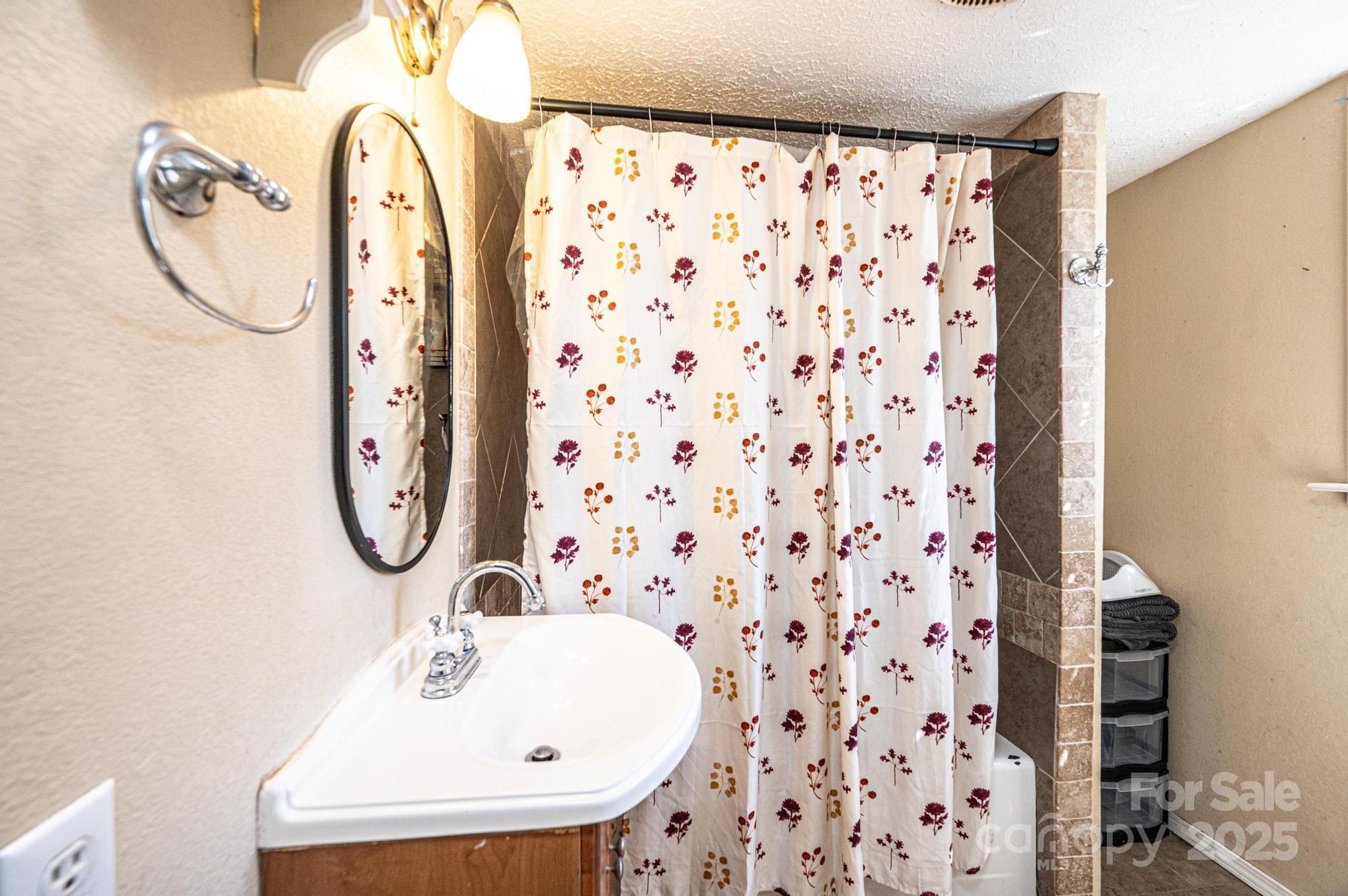4238 Johnson Bridge Road Hickory, NC 28602 - Photo 16 of 25 Gallery Image 16