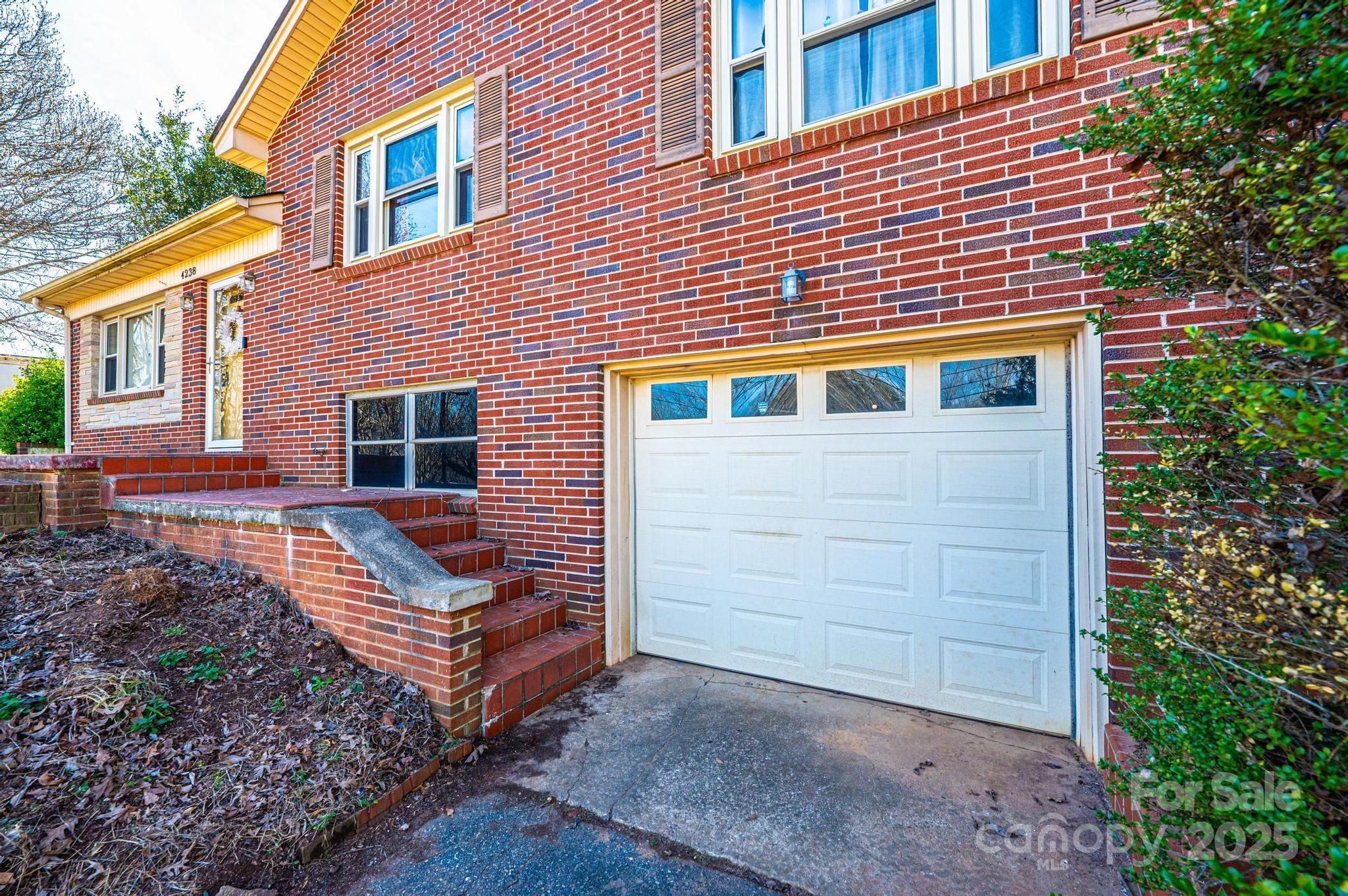 4238 Johnson Bridge Road Hickory, NC 28602 - Photo 3 of 25 Gallery Image 3