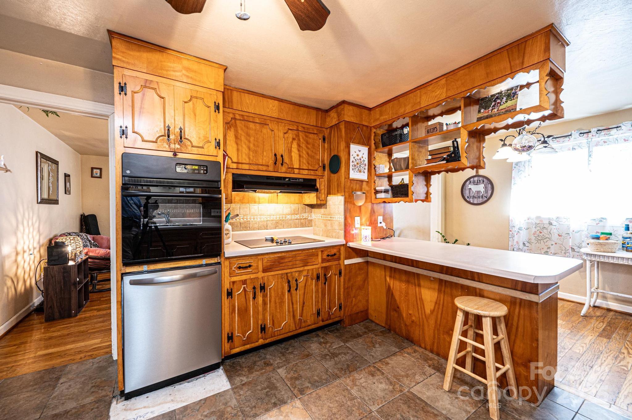 4238 Johnson Bridge Road Hickory, NC 28602 - Photo 9 of 25 Gallery Image 9