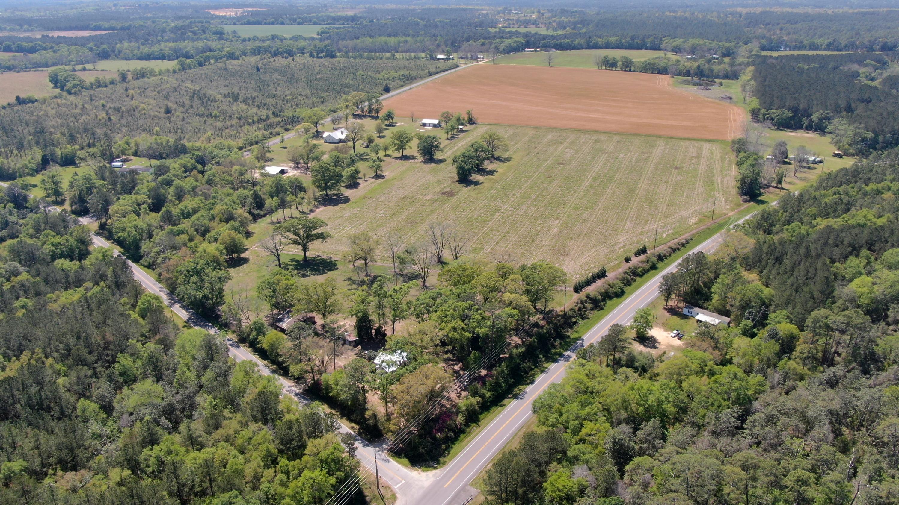 36 Williams Road DeFuniak Springs, FL 32433 - Photo 37 of 40 an aerial view of a house