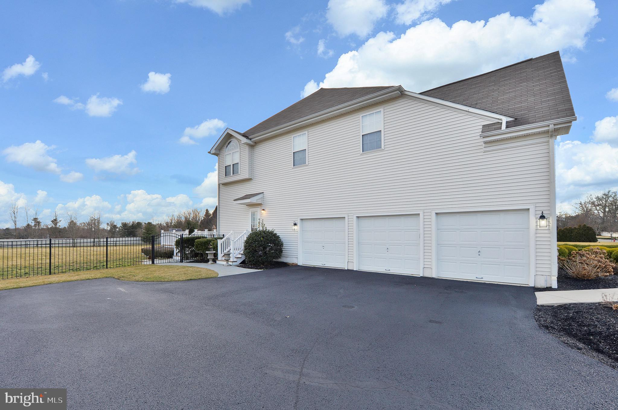 807 Chelsea Glenn Road Clarksboro, NJ 08020 - Photo 3 of 35 Three Car Garage & Side Entrance.