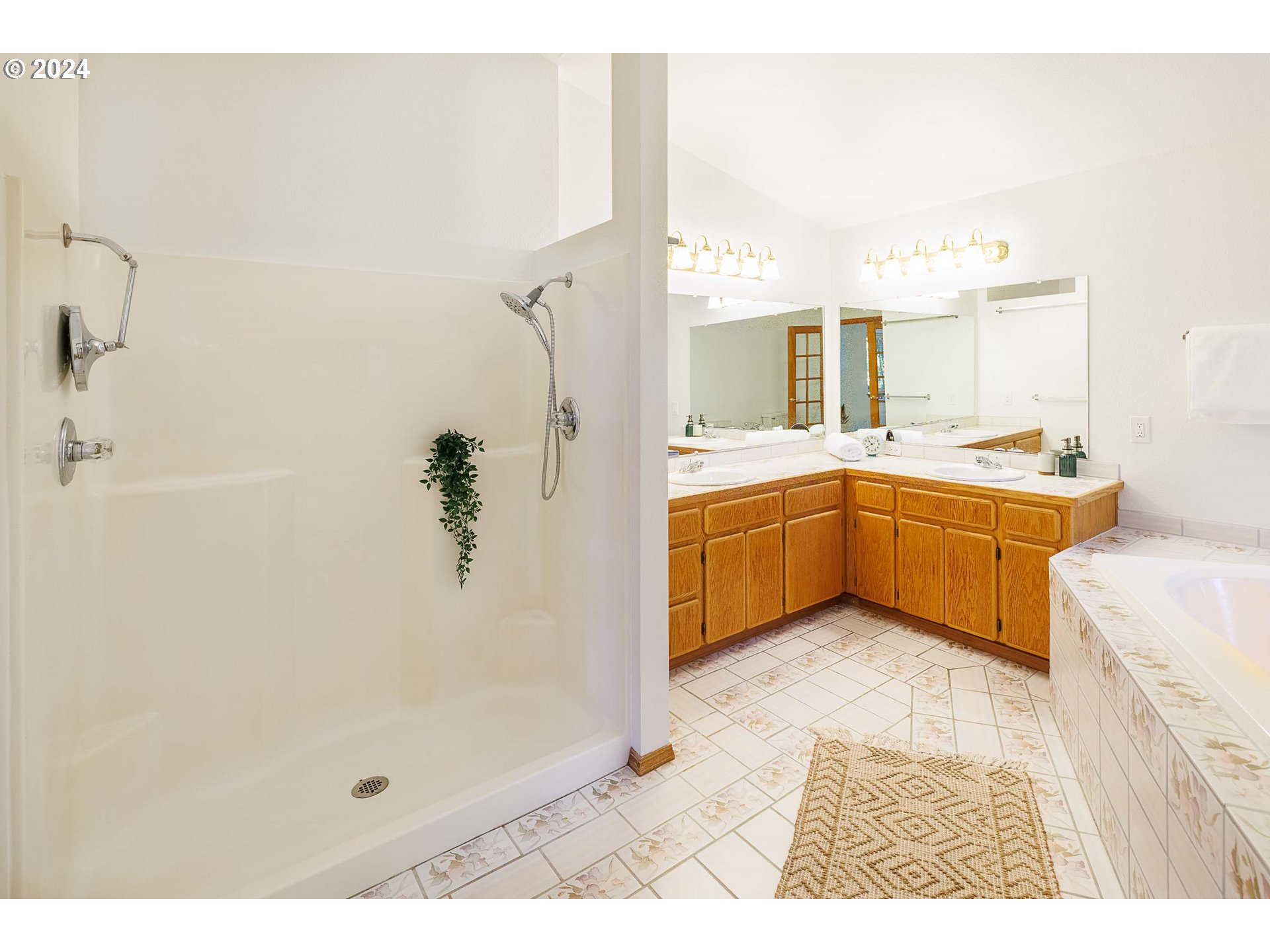 7140 Southwest Raleighwood Lane Portland, OR 97225 - Photo 17 of 35 Gallery Image 17