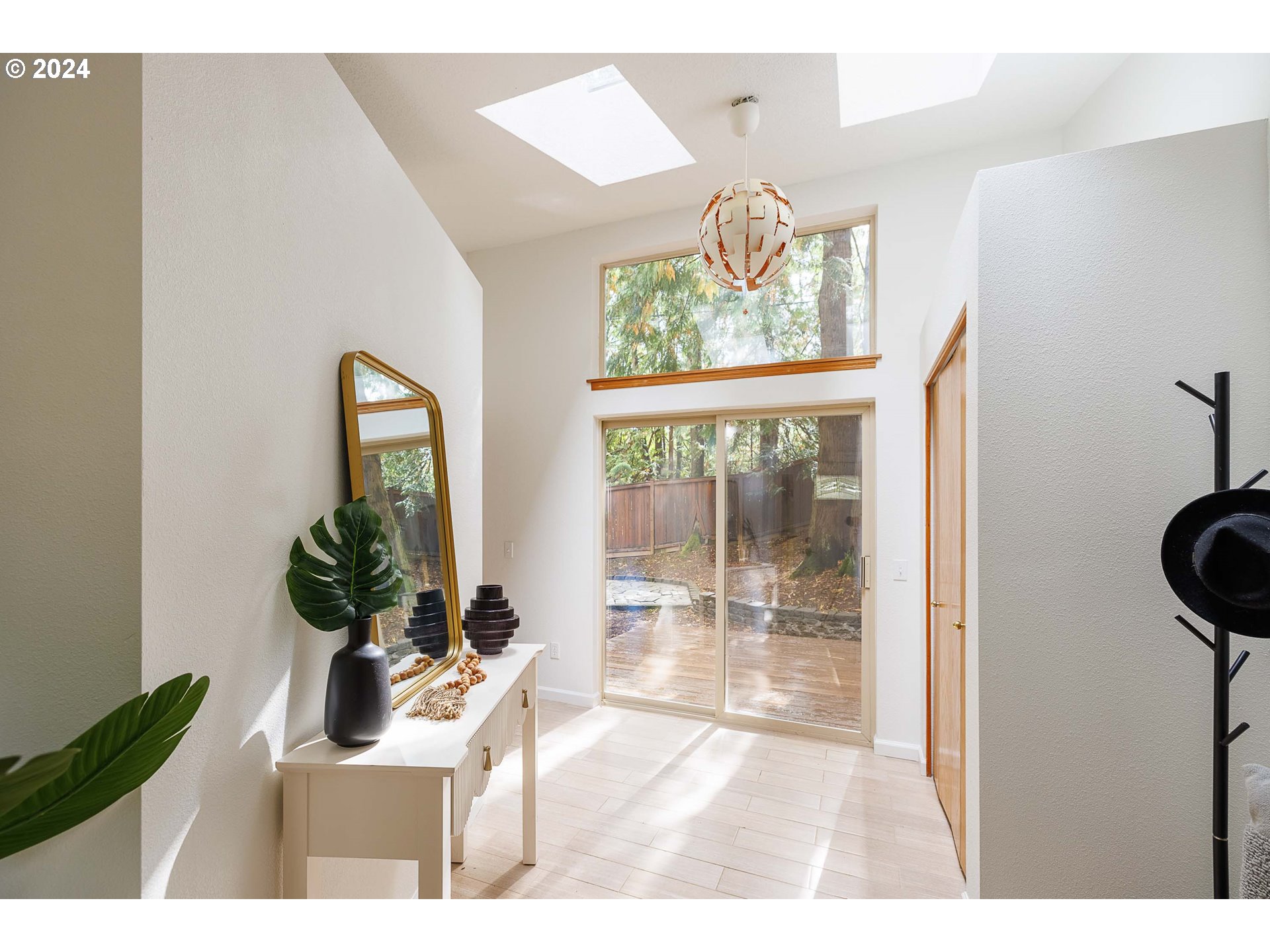 7140 Southwest Raleighwood Lane Portland, OR 97225 - Photo 2 of 35 Gallery Image 2
