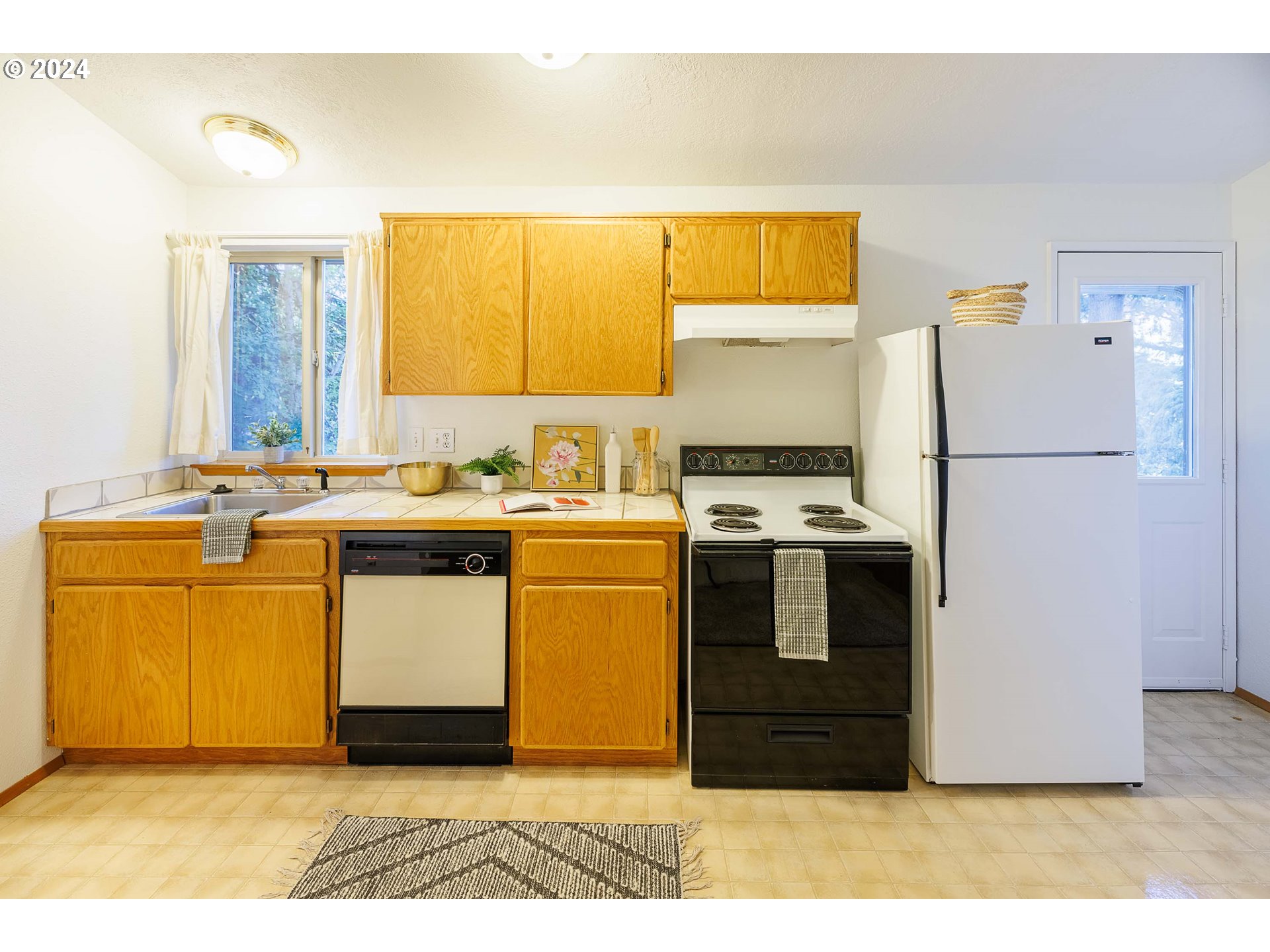 7140 Southwest Raleighwood Lane Portland, OR 97225 - Photo 28 of 35 Gallery Image 28