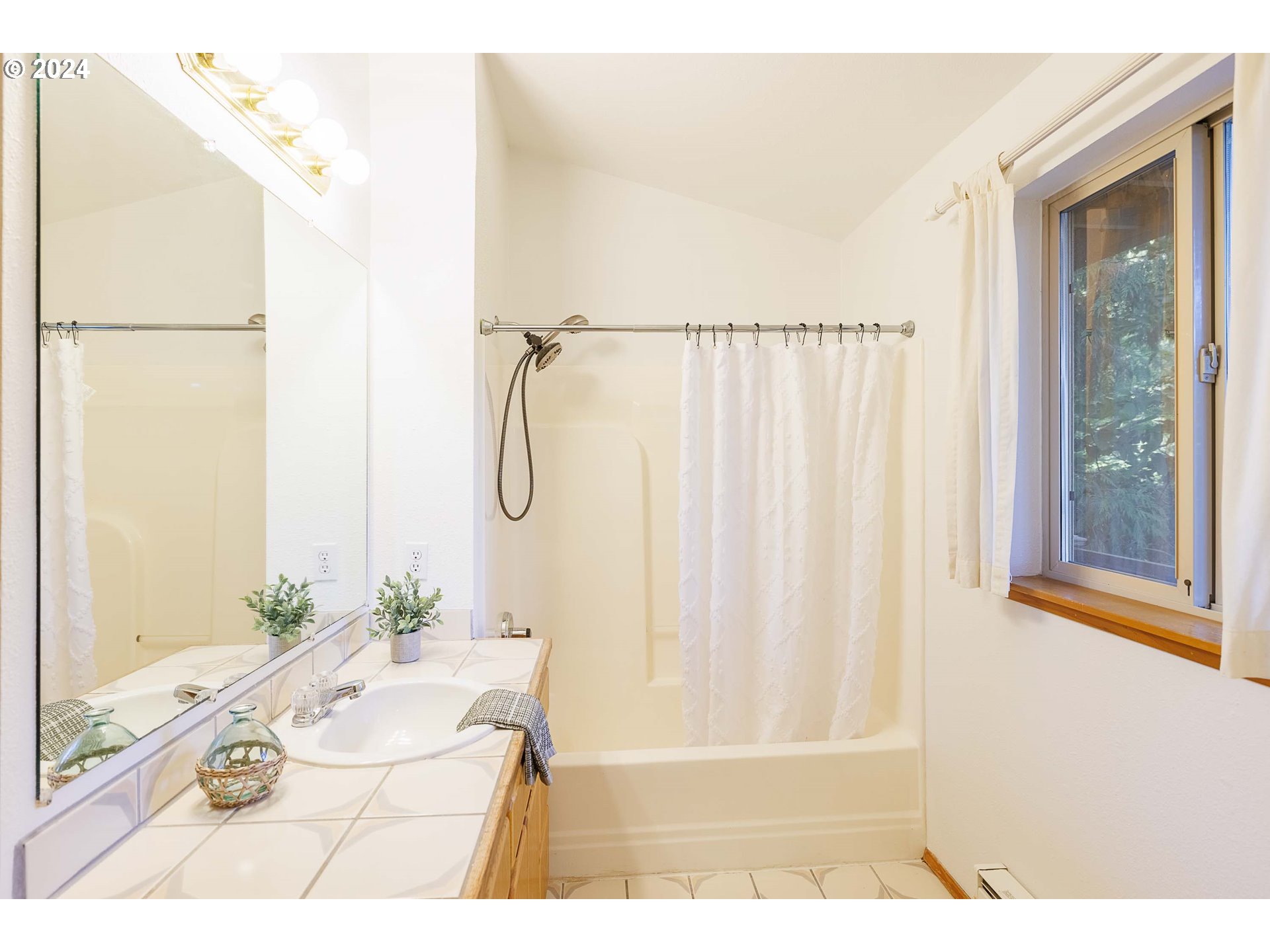 7140 Southwest Raleighwood Lane Portland, OR 97225 - Photo 31 of 35 Gallery Image 31