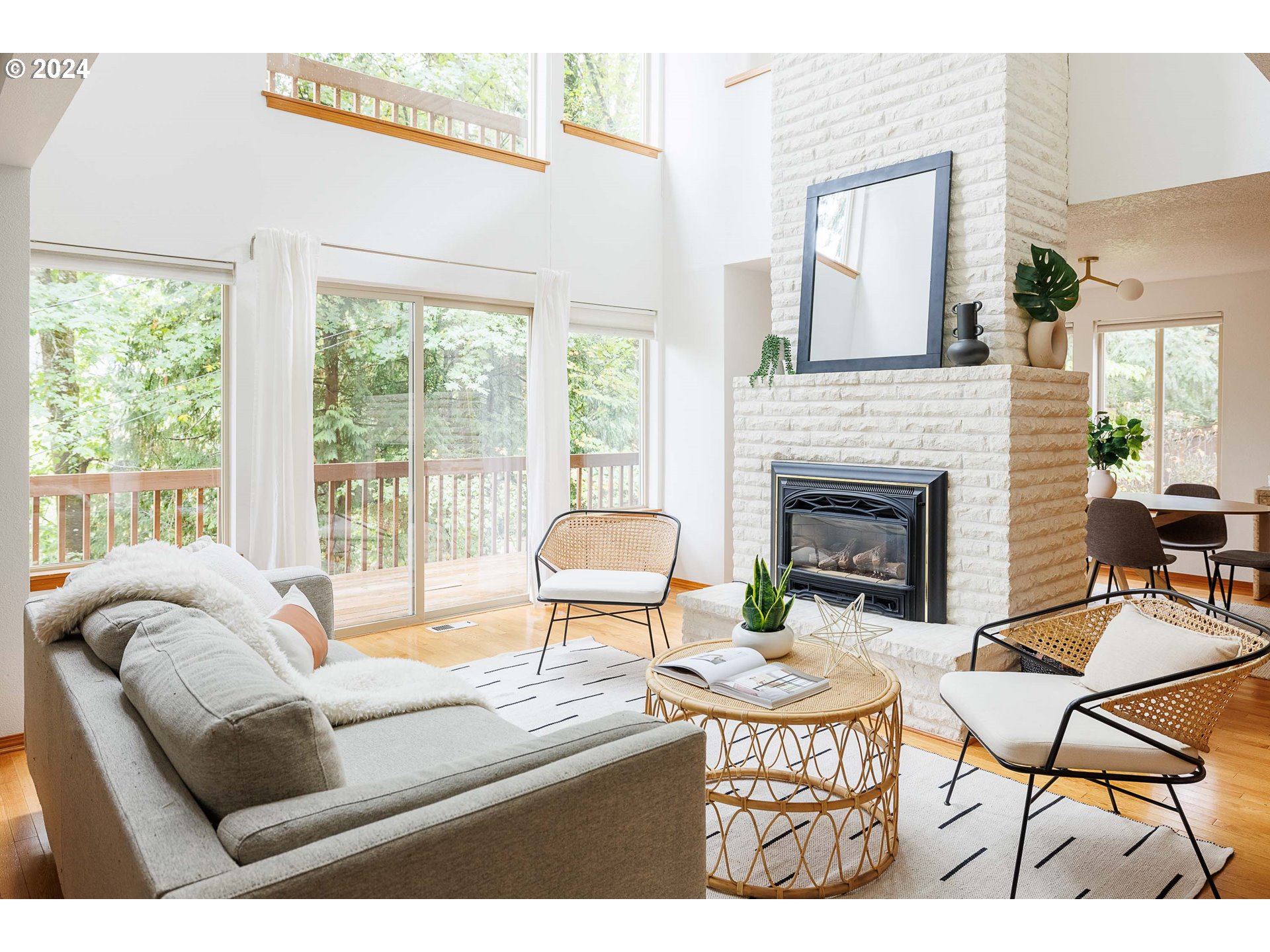 7140 Southwest Raleighwood Lane Portland, OR 97225 - Photo 4 of 35 Gallery Image 4