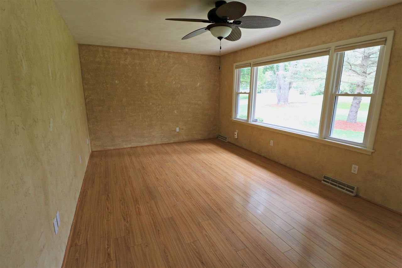 4719 North Koerner Road Peoria, IL 61615 - Photo 5 of 27 Gallery Image 5