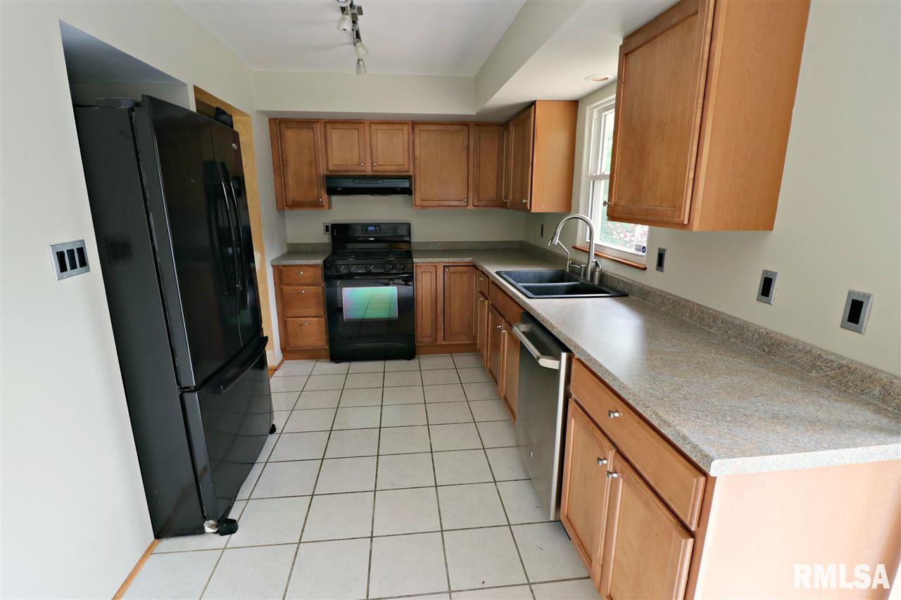 4719 North Koerner Road Peoria, IL 61615 - Photo 6 of 27 Gallery Image 6