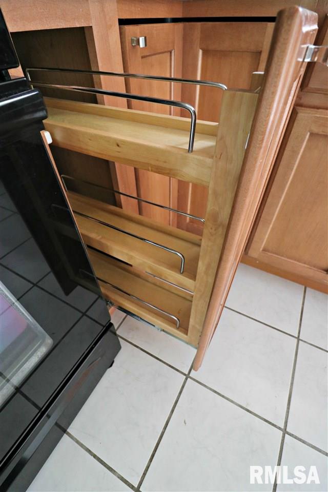4719 North Koerner Road Peoria, IL 61615 - Photo 7 of 27 Gallery Image 7
