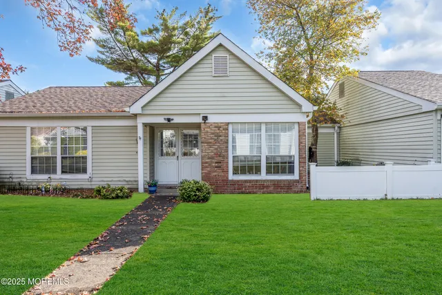 $249,999 | 638 B Finchley Court, Manchester Township, NJ 08759