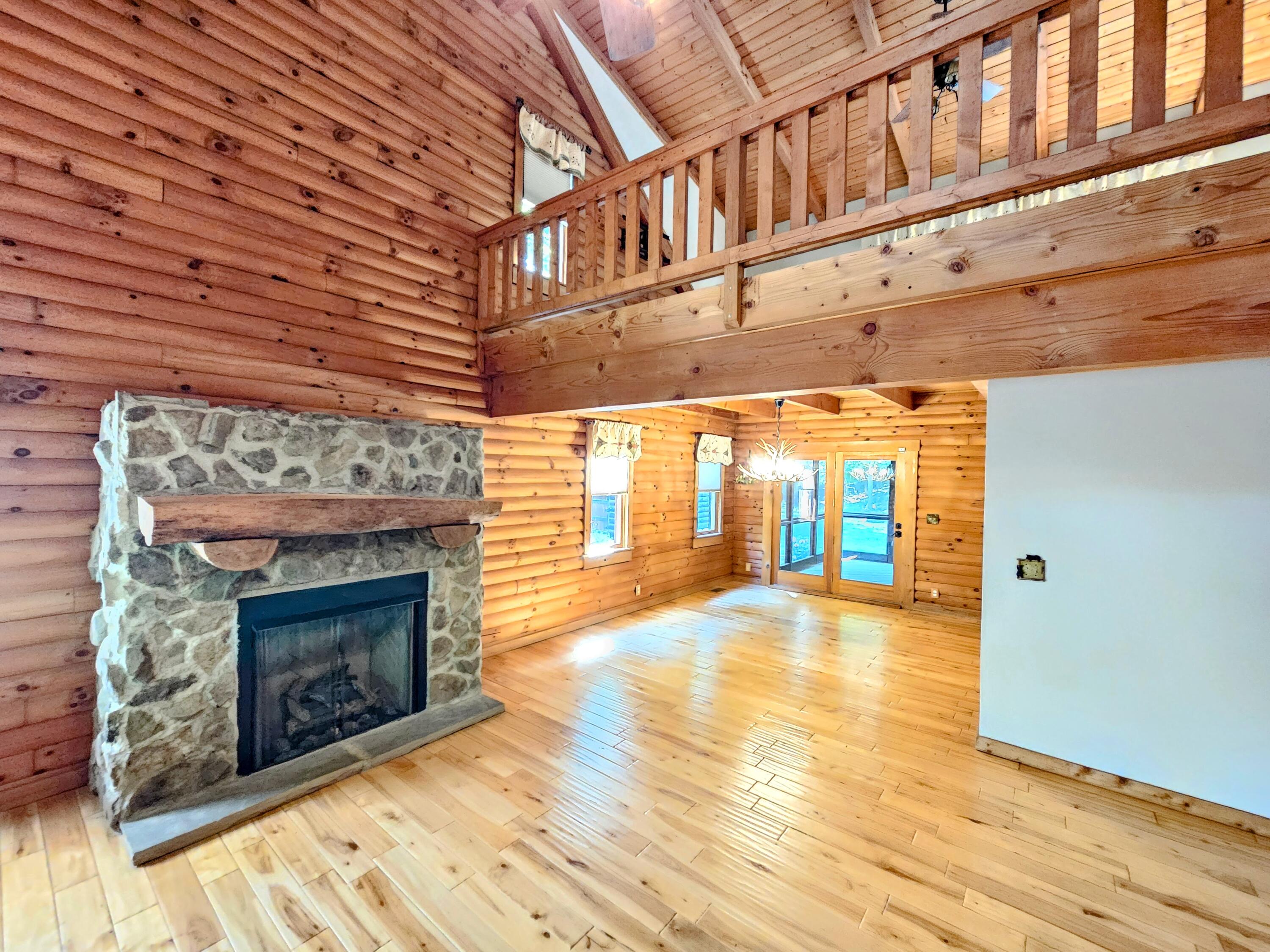 634 Zimmerman Road Blue Ridge, VA 24064 - Photo 15 of 55 Living room