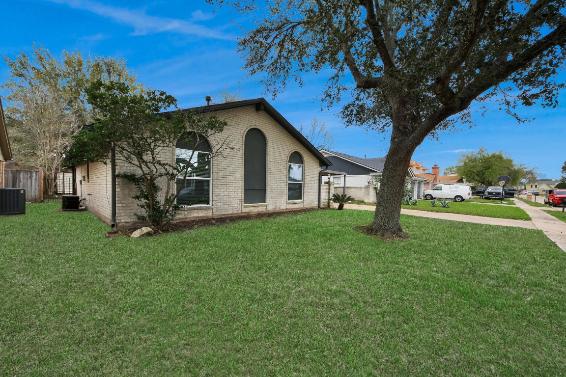 1415 Parry-Sound Pasadena, TX 77504 - Photo 2 of 39 a view of a house with backyard