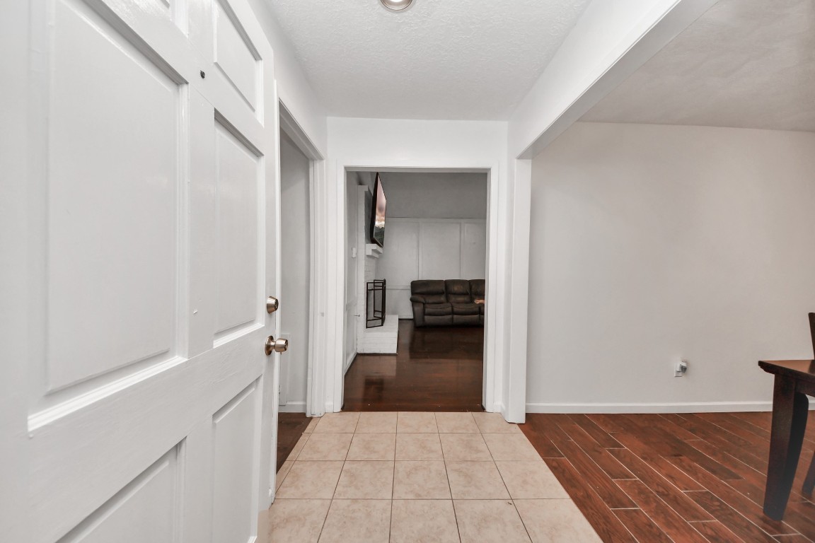 1415 Parry-Sound Pasadena, TX 77504 - Photo 6 of 39 a view of a kitchen from the hallway