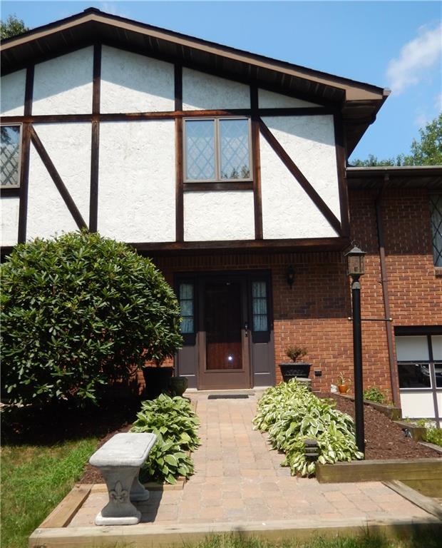 235 Foxglove Road Baden, PA 15005 - Photo 2 of 25