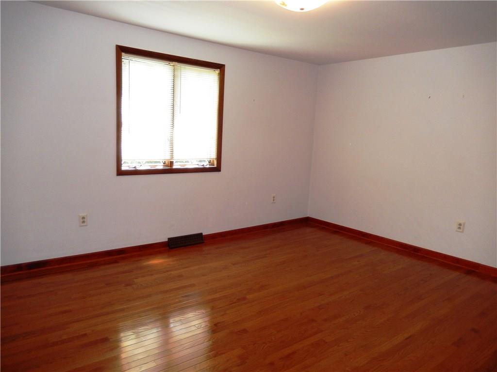 235 Foxglove Road Baden, PA 15005 - Photo 14 of 25