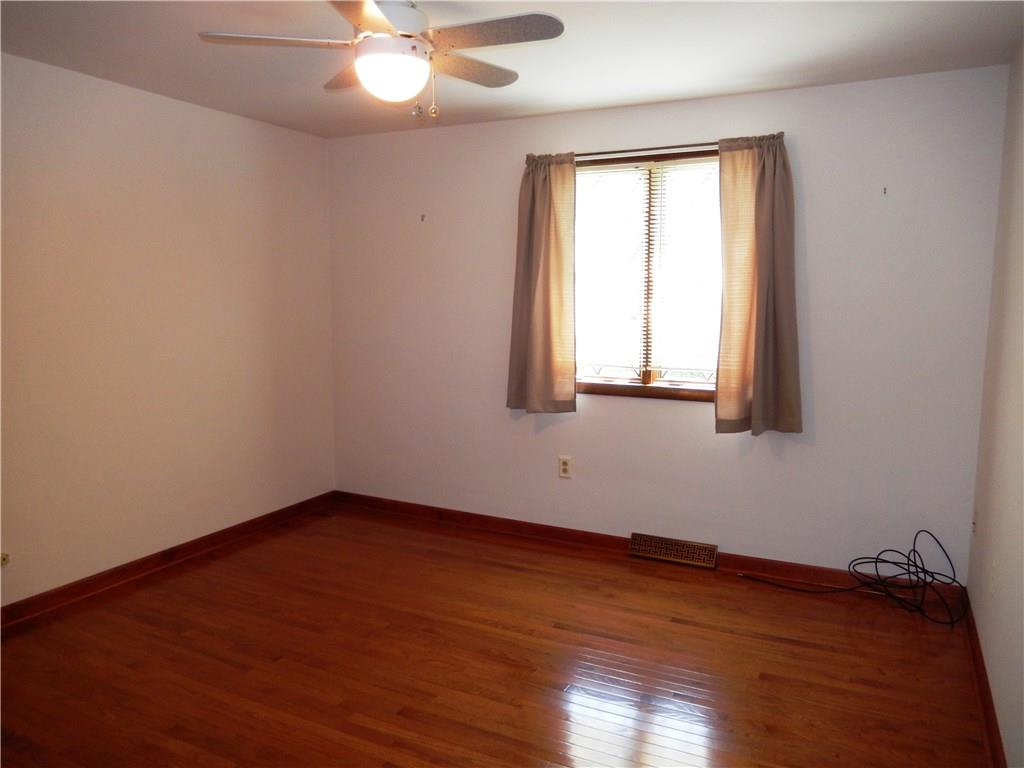 235 Foxglove Road Baden, PA 15005 - Photo 16 of 25