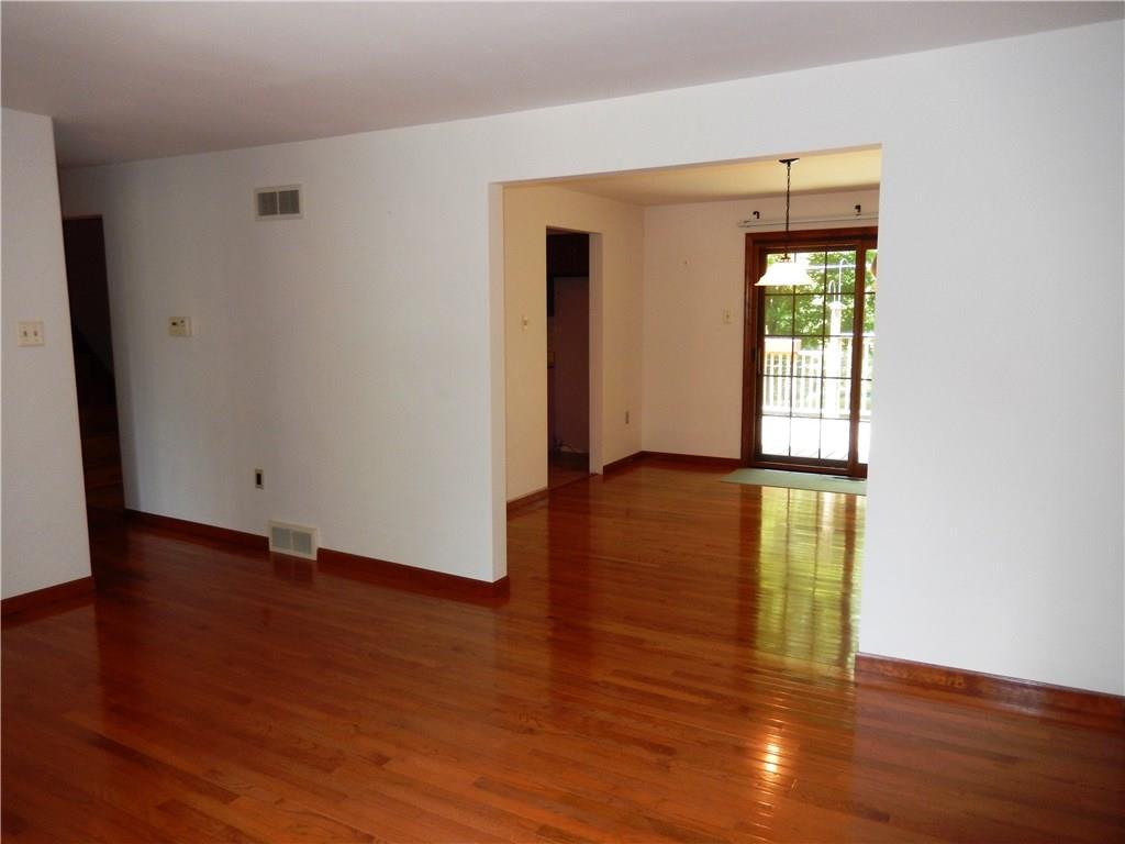 235 Foxglove Road Baden, PA 15005 - Photo 5 of 25