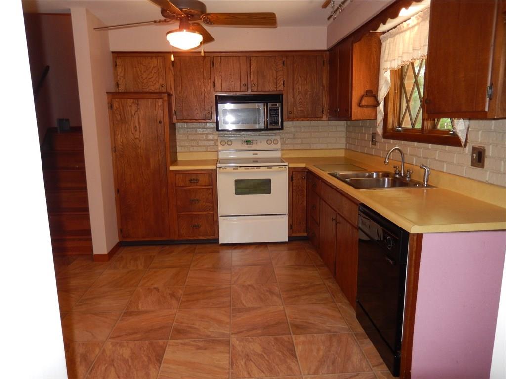 235 Foxglove Road Baden, PA 15005 - Photo 7 of 25