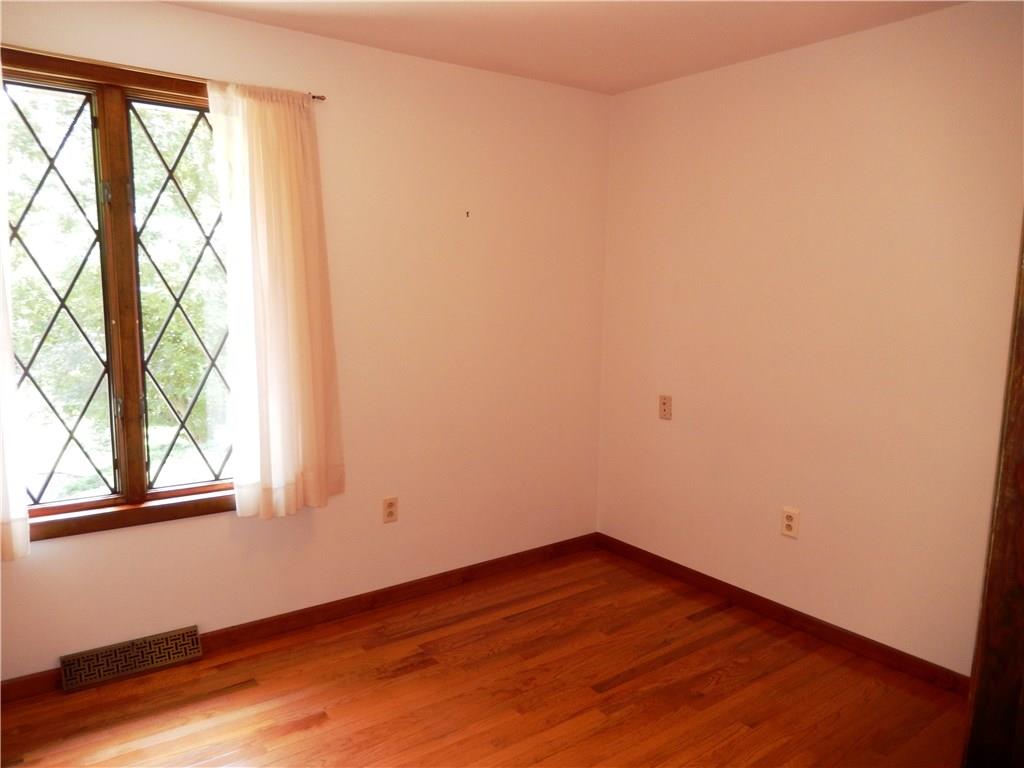 235 Foxglove Road Baden, PA 15005 - Photo 9 of 25