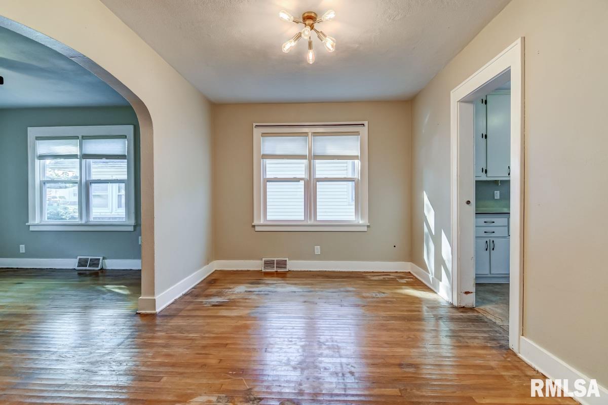 1235 Monument Avenue Springfield, IL 62702 - Photo 8 of 32