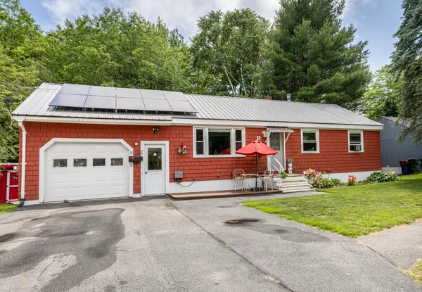 $515,000 | 8 Kenneth Road, South Portland, ME 04106