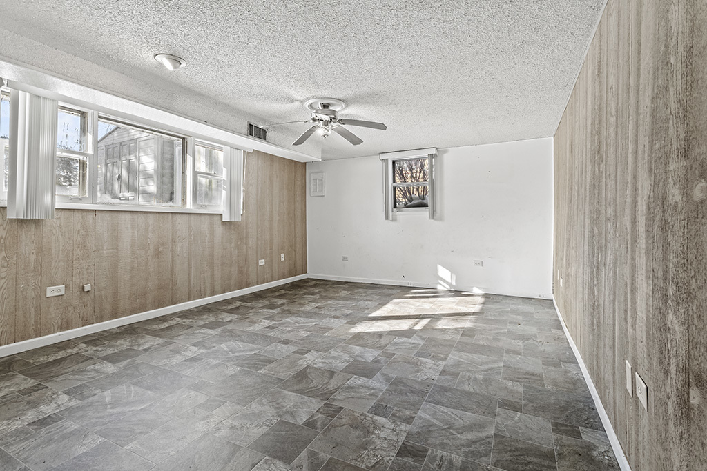 4317 West Linecrest Drive Alsip, IL 60803 - Photo 11 of 16