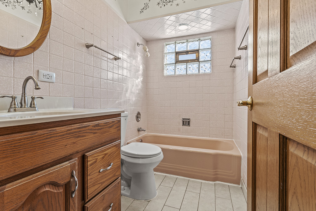 4317 West Linecrest Drive Alsip, IL 60803 - Photo 10 of 16