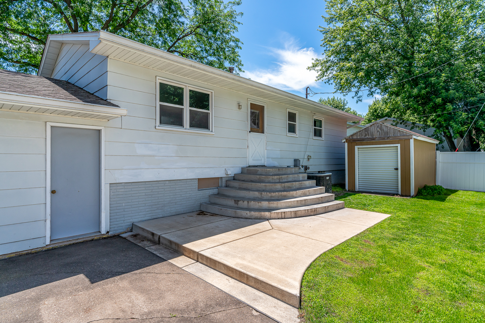 300 West Spring Street Eldridge, IA 52748 - Photo 20 of 20