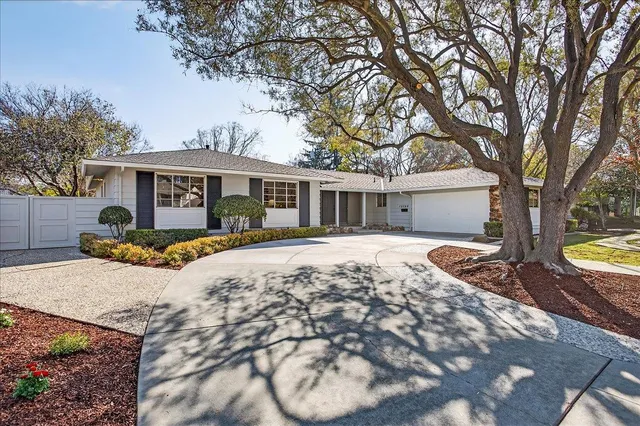$3,998,000 | 13240 Via Grande Court, Saratoga, CA 95070