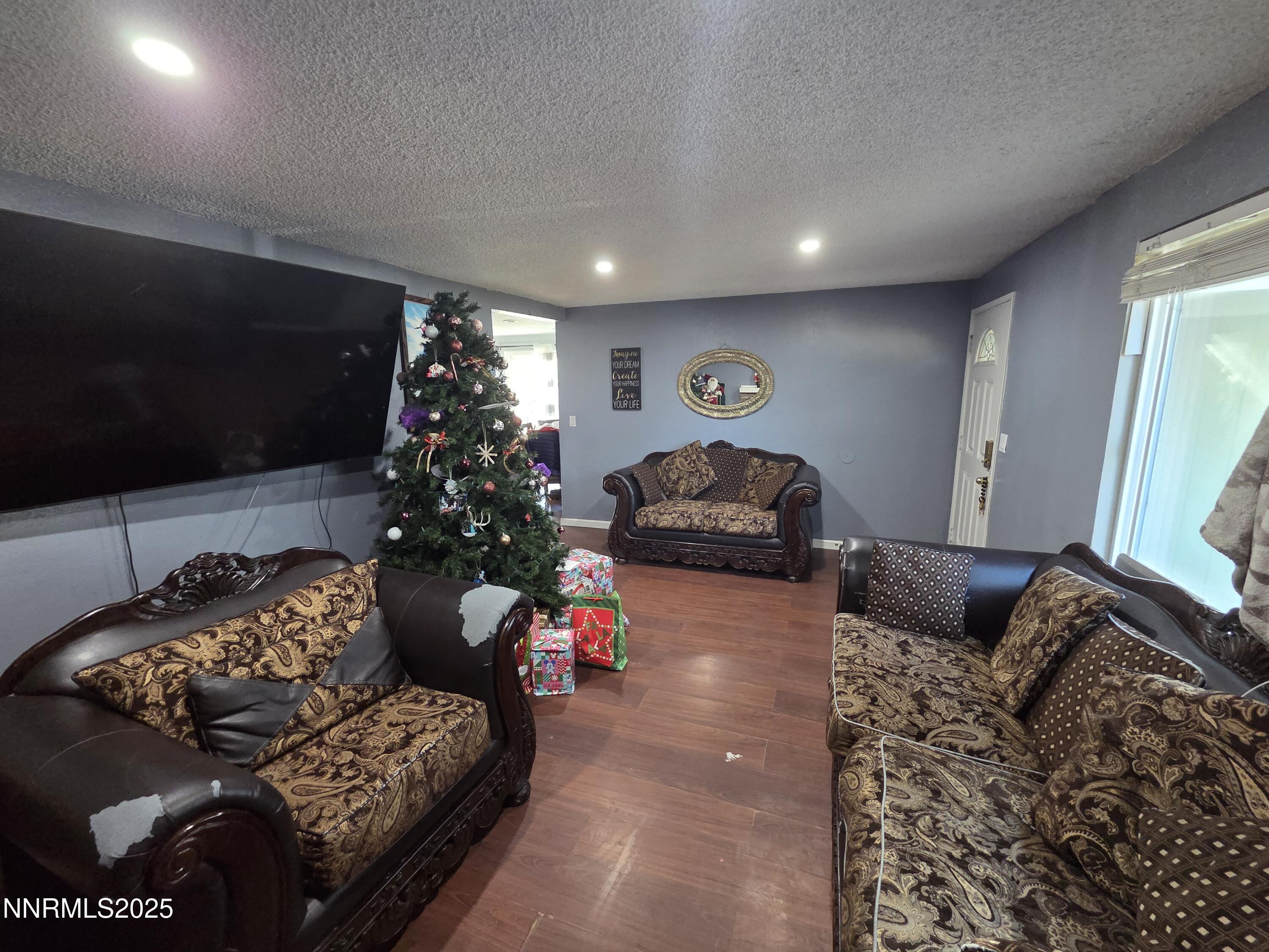 10001 Gabro Street Reno, NV 89506 - Photo 6 of 30 20251223_111236