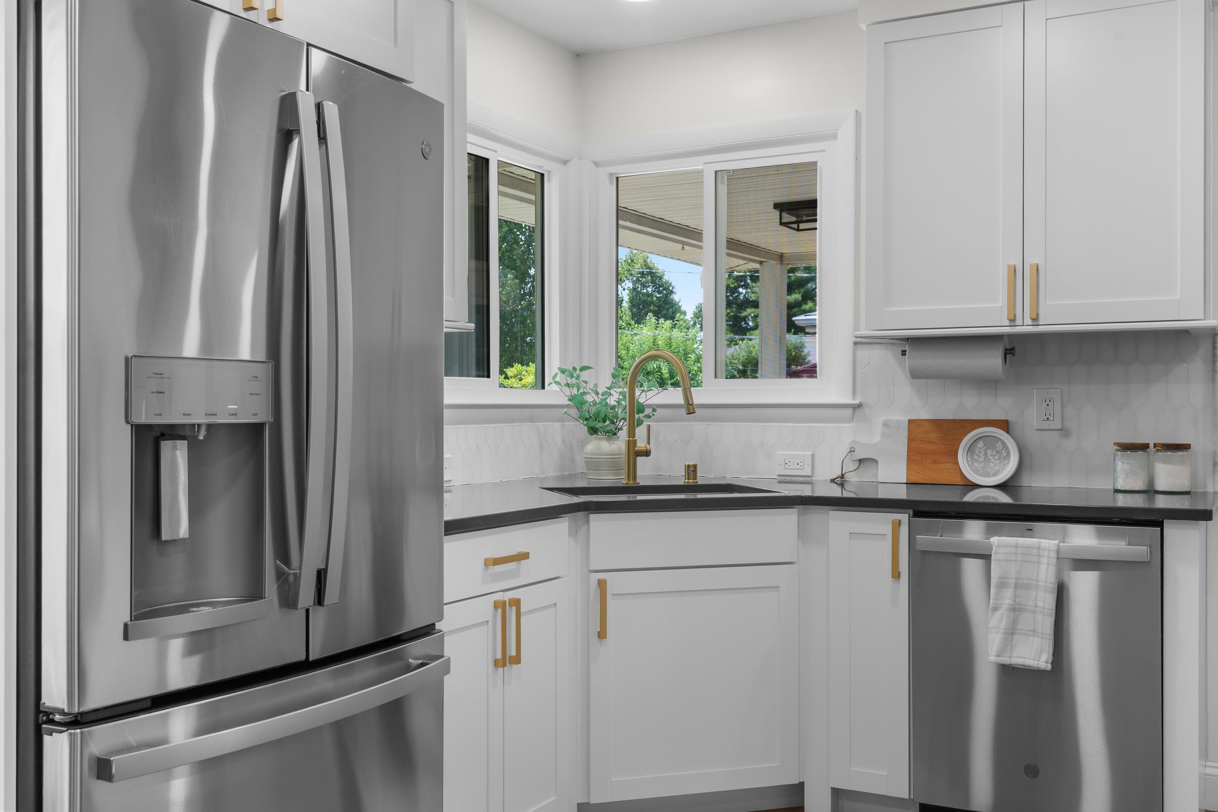 4013 Duke Street Madison, WI 53704 - Photo 9 of 37 Gallery Image 9