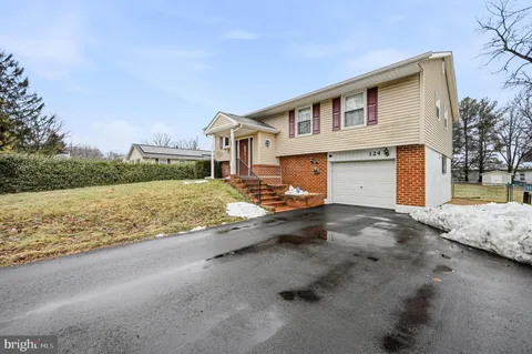 $400,000 | 124 Garwood Drive, Bear, DE 19701