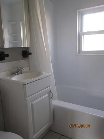 $2,400 | 717 Boylston Street, Unit 717, Newton, MA 02461