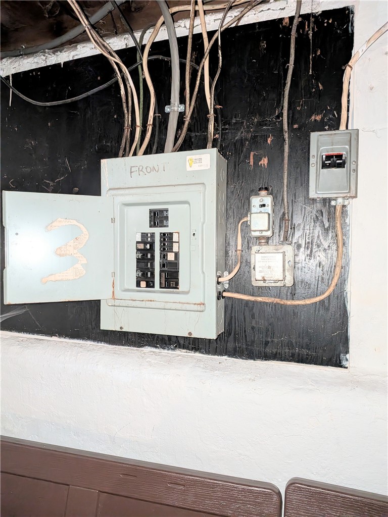 206 Avenue East Rochester, NY 14621 - Photo 16 of 22 Electric panel