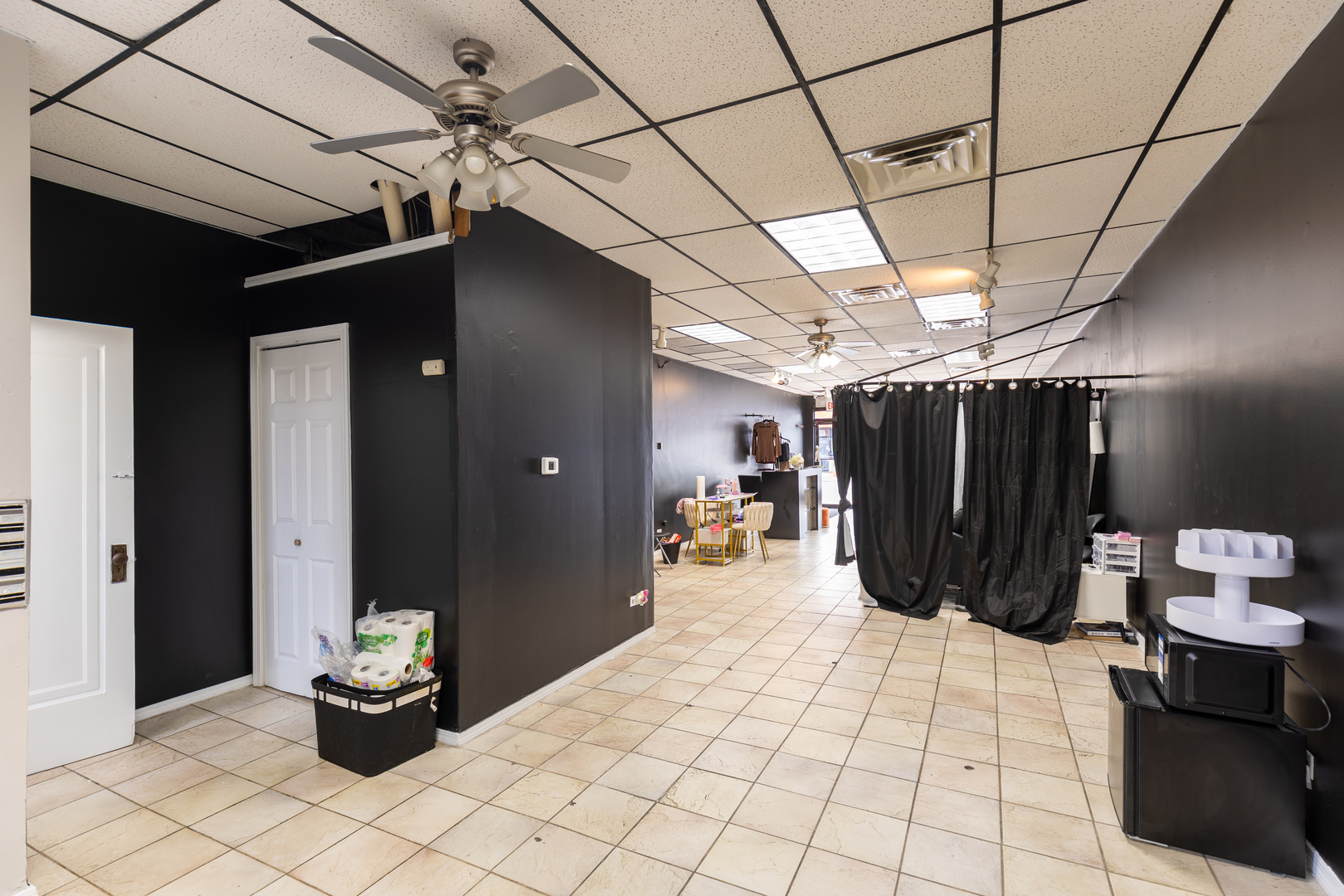 5820-24 West Roosevelt Road Chicago, IL 60644 - Photo 9 of 25 a view of a chairs and tables in patio