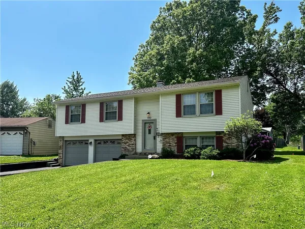 $209,900 | 100 Blossom Lane, Niles, OH 44446