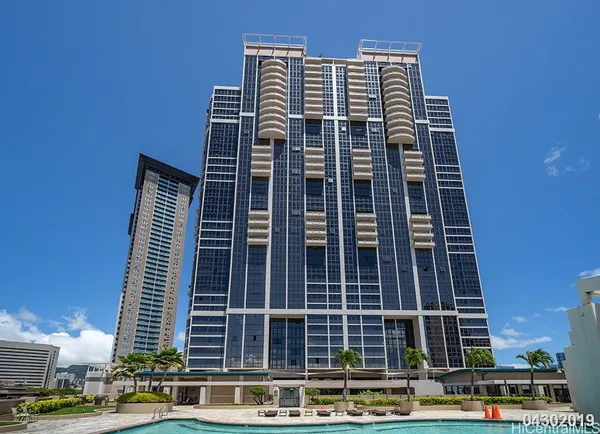 $4,300 | 600 Queen Street, Unit 4201, Honolulu, HI 96813