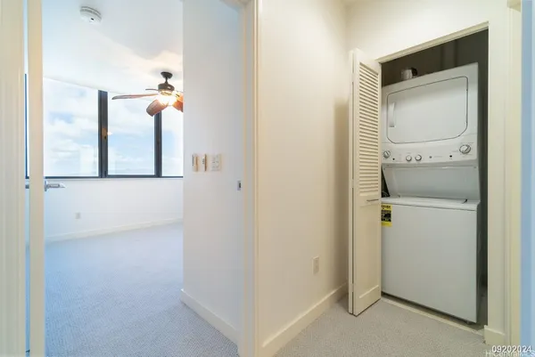 $4,300 | 600 Queen Street, Unit 4201, Honolulu, HI 96813