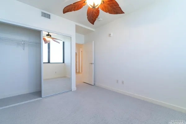 $4,300 | 600 Queen Street, Unit 4201, Honolulu, HI 96813