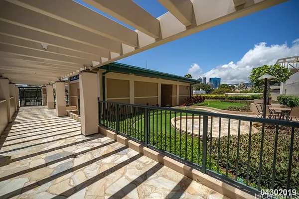 $4,300 | 600 Queen Street, Unit 4201, Honolulu, HI 96813